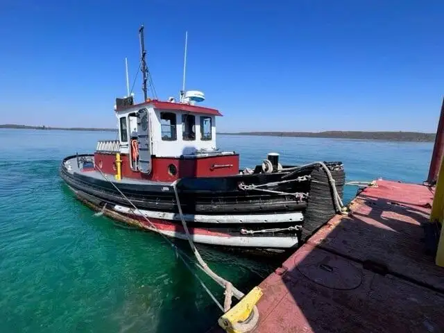 Rebocador à venda
