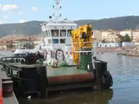 Rebocador à venda