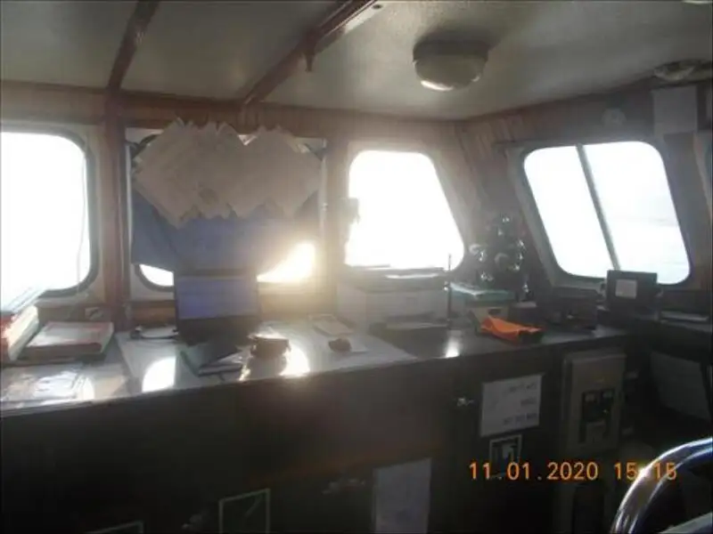 Barco de tripulação à venda