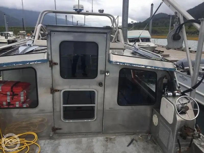 Barco de tripulação à venda