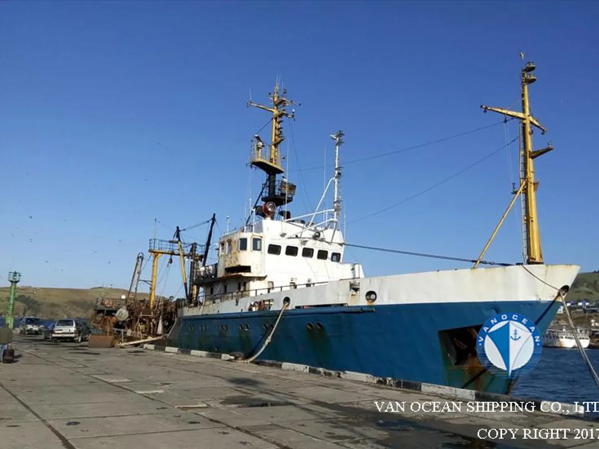 Navio de pesca de arrasto à venda