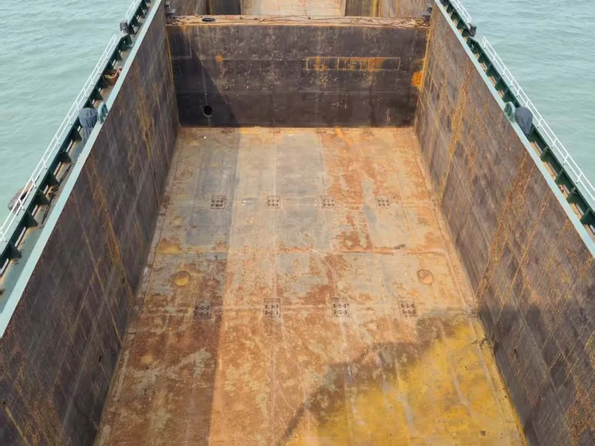 Navio porta-contêineres à venda