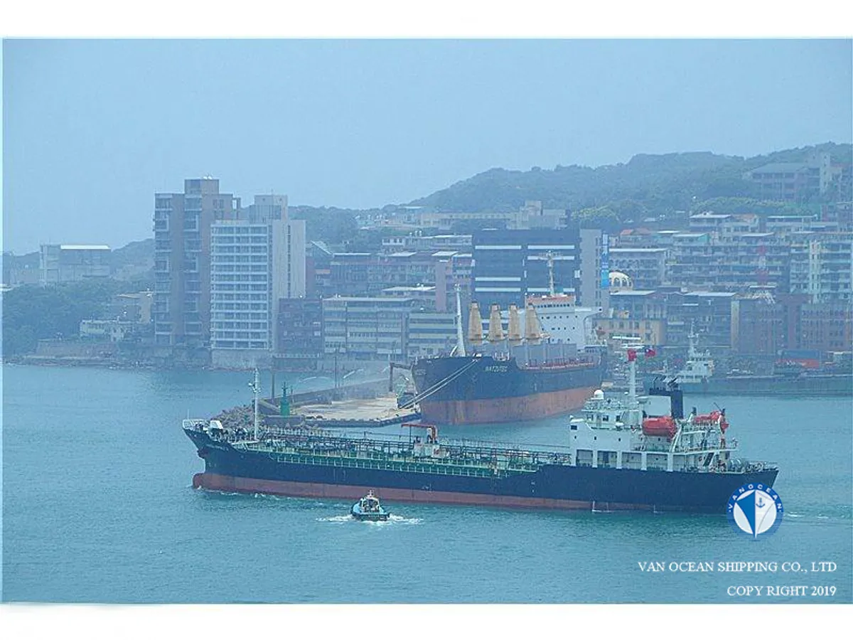 Navio-tanque de óleo/produtos químicos à venda