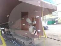 Navio transportador de peixes vivos à venda