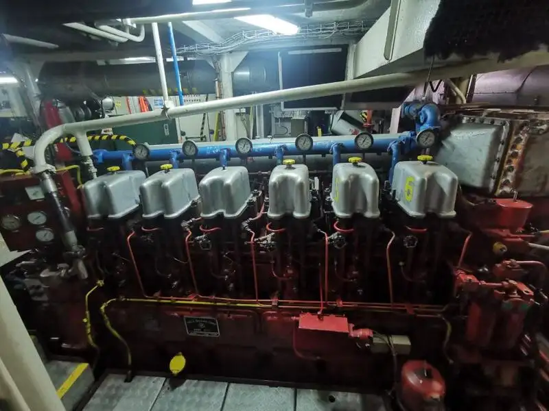 Navio de abastecimento à venda