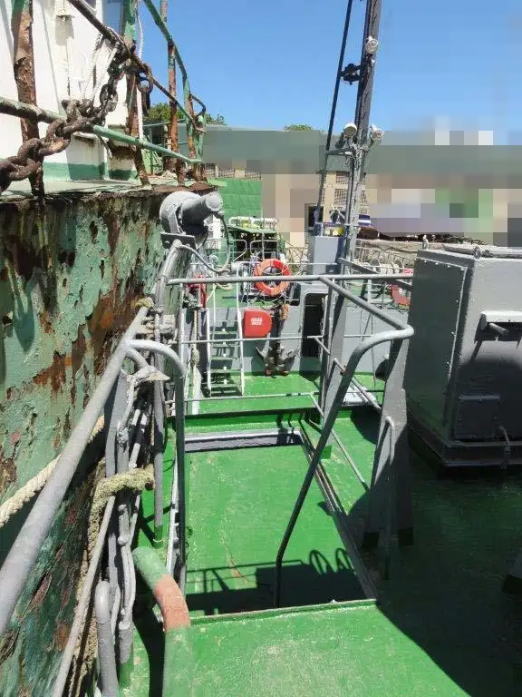 Navio de abastecimento à venda