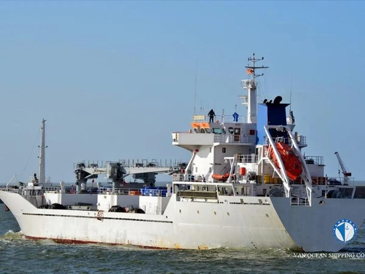 Navio frigorífico à venda