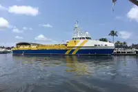 Navio porta-contentores à venda