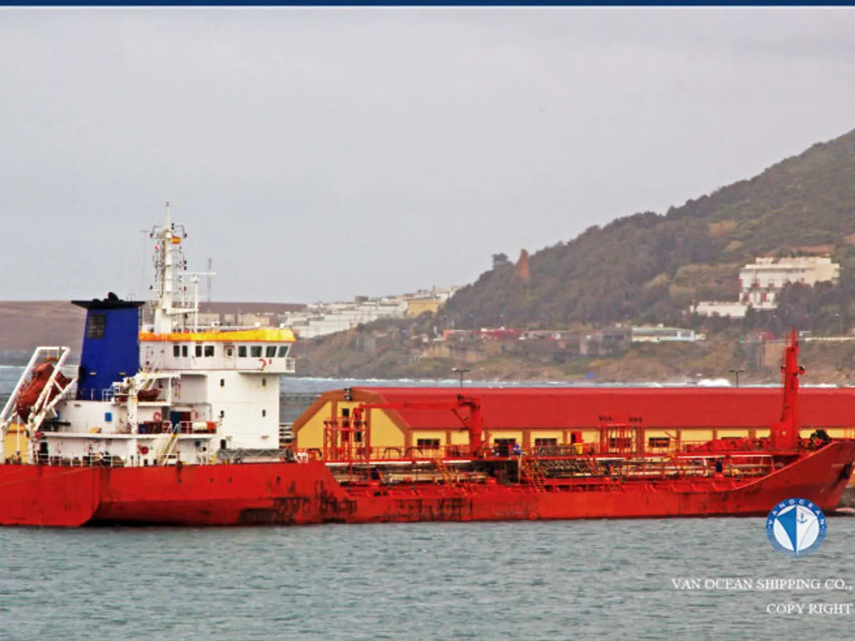 Navio-tanque de óleo/produtos químicos à venda