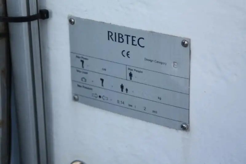 Bote inflável rígido à venda