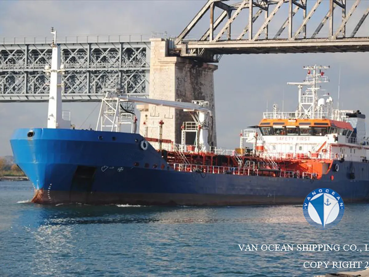 Navio-tanque de óleo/produtos químicos à venda