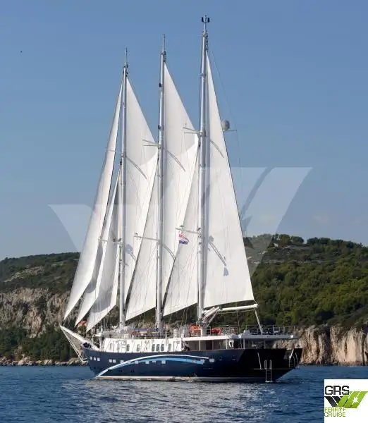 Navio de cruzeiro à venda