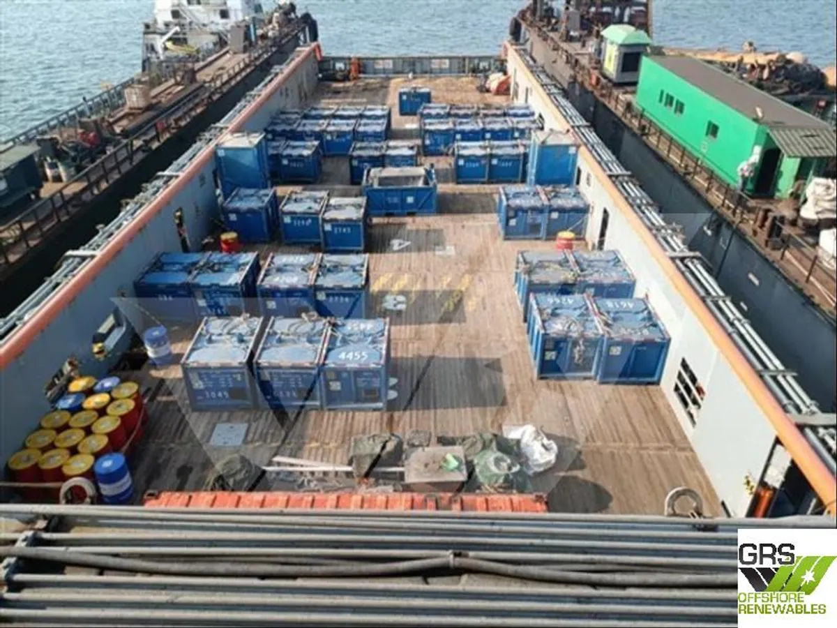 Navio de abastecimento à venda