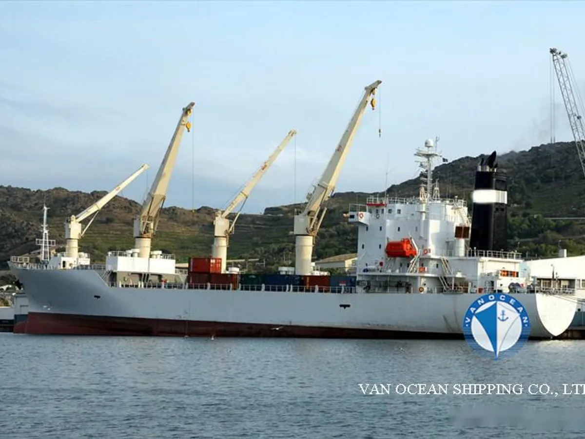 Navio frigorífico à venda