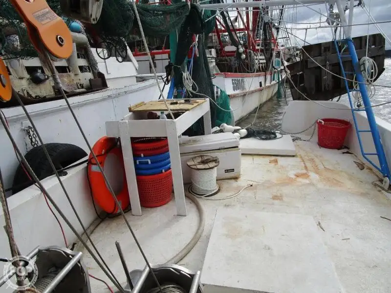 Navio de pesca de arrasto à venda