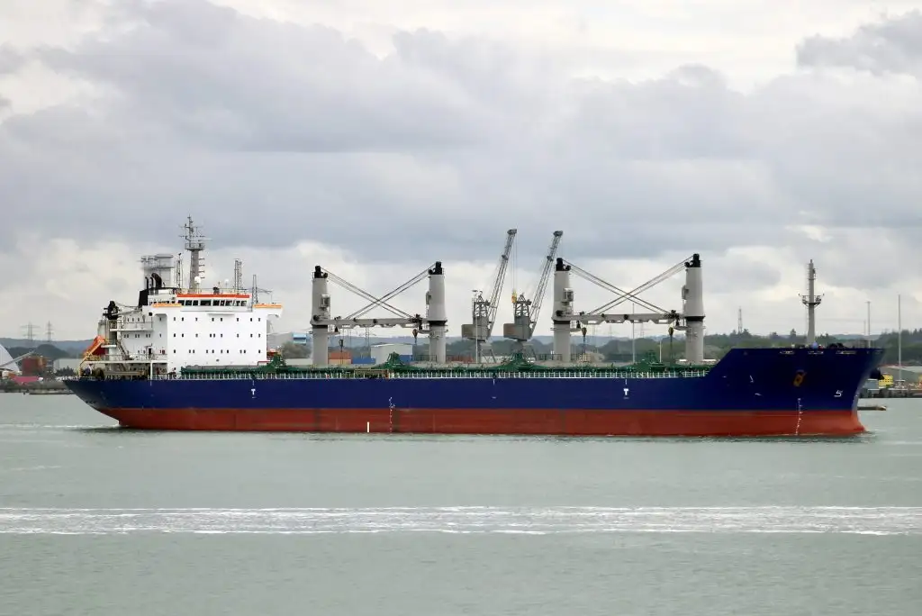 Navio graneleiro à venda