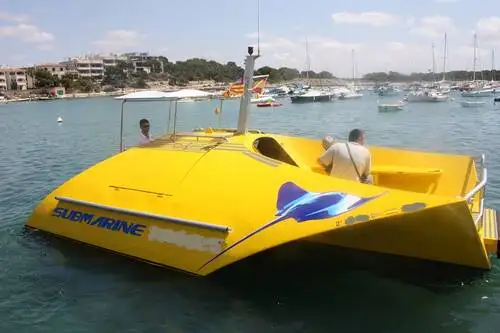 Submarino à venda