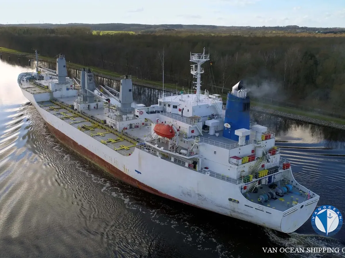 Navio frigorífico à venda