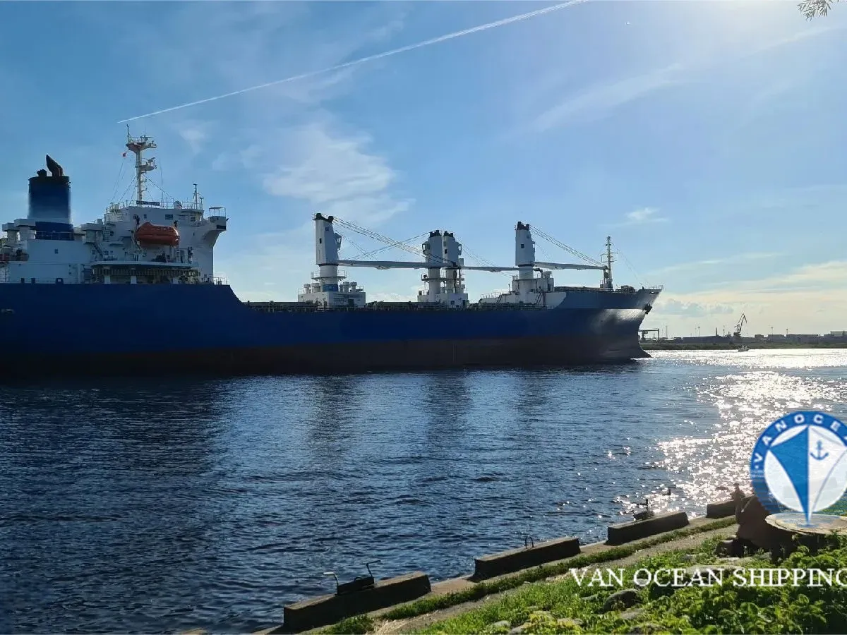 Navio frigorífico à venda
