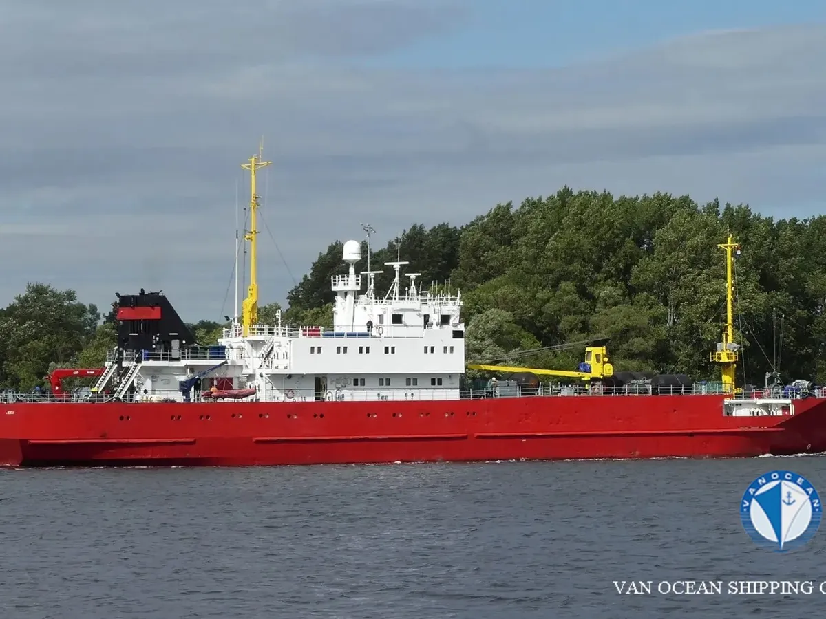 Navio frigorífico à venda