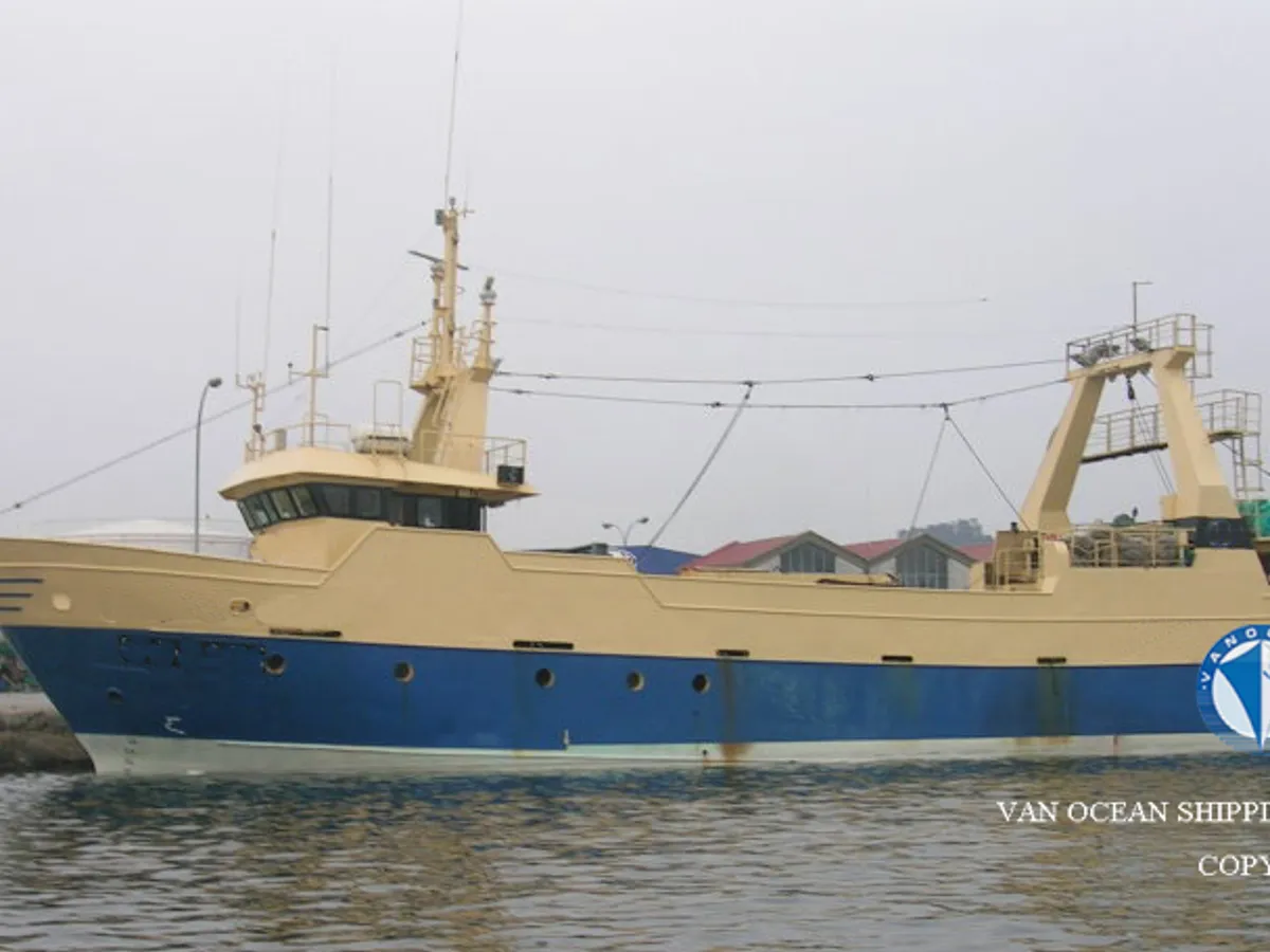 Navio de pesca de arrasto à venda