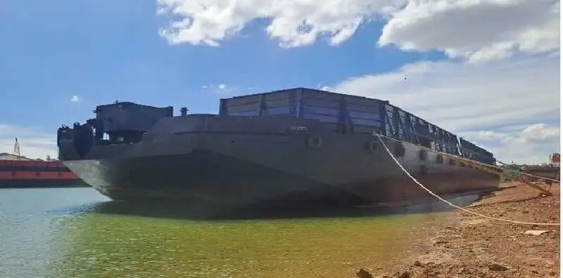 Rebocador à venda