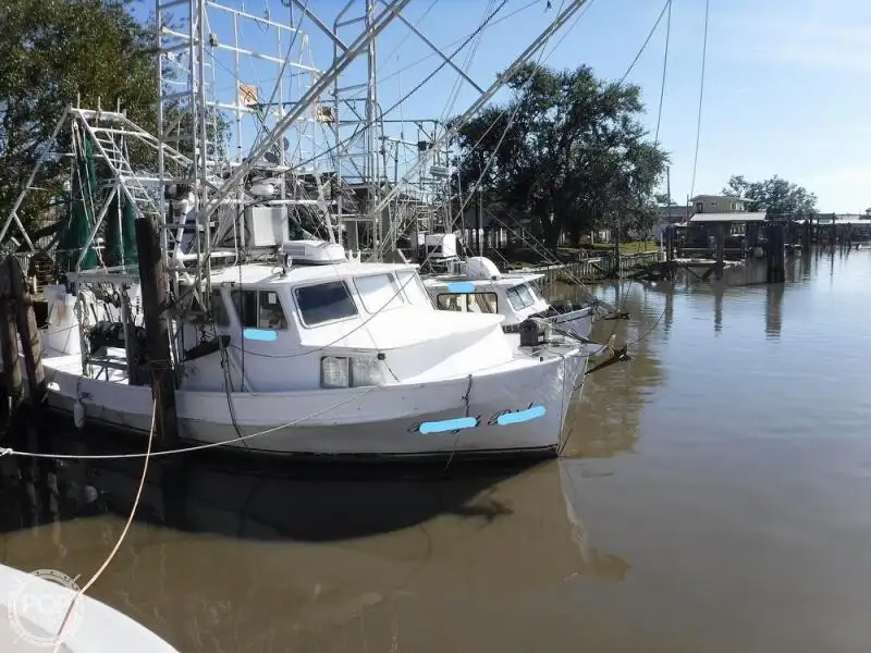 Navio de pesca de arrasto à venda