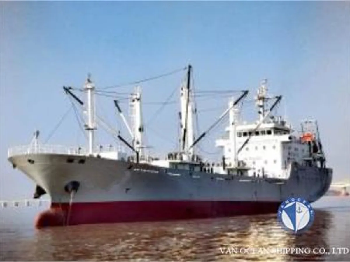 Navio frigorífico à venda