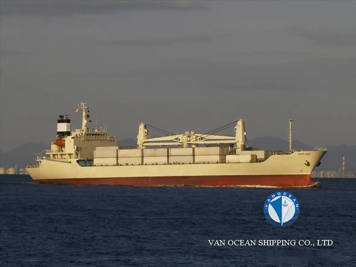 Navio frigorífico à venda