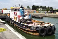 Rebocador à venda