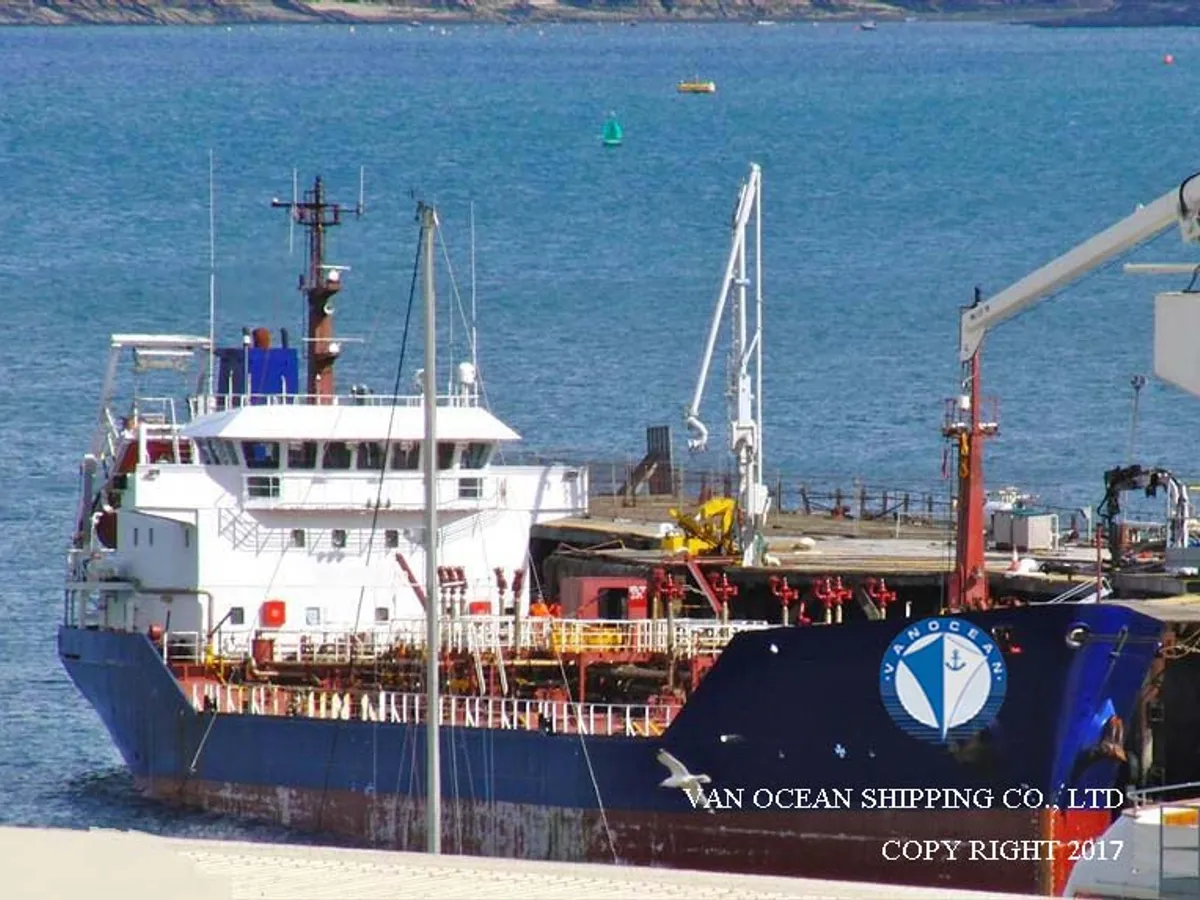 Navio-tanque de óleo/produtos químicos à venda
