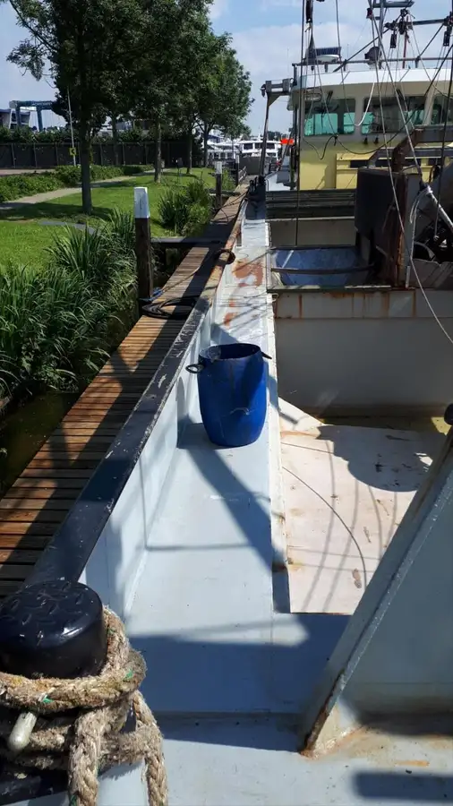 Navio de pesca de arrasto à venda