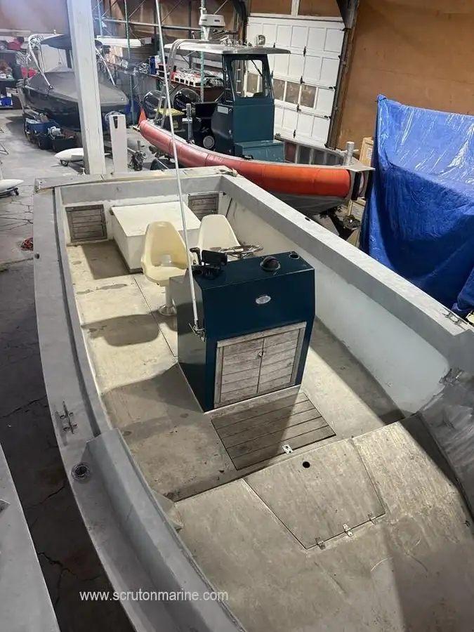 Barcos de trabalho à venda