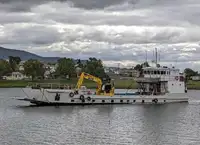 Barcaça à venda