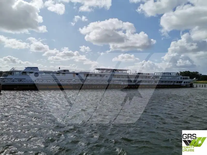 Navio de cruzeiro à venda