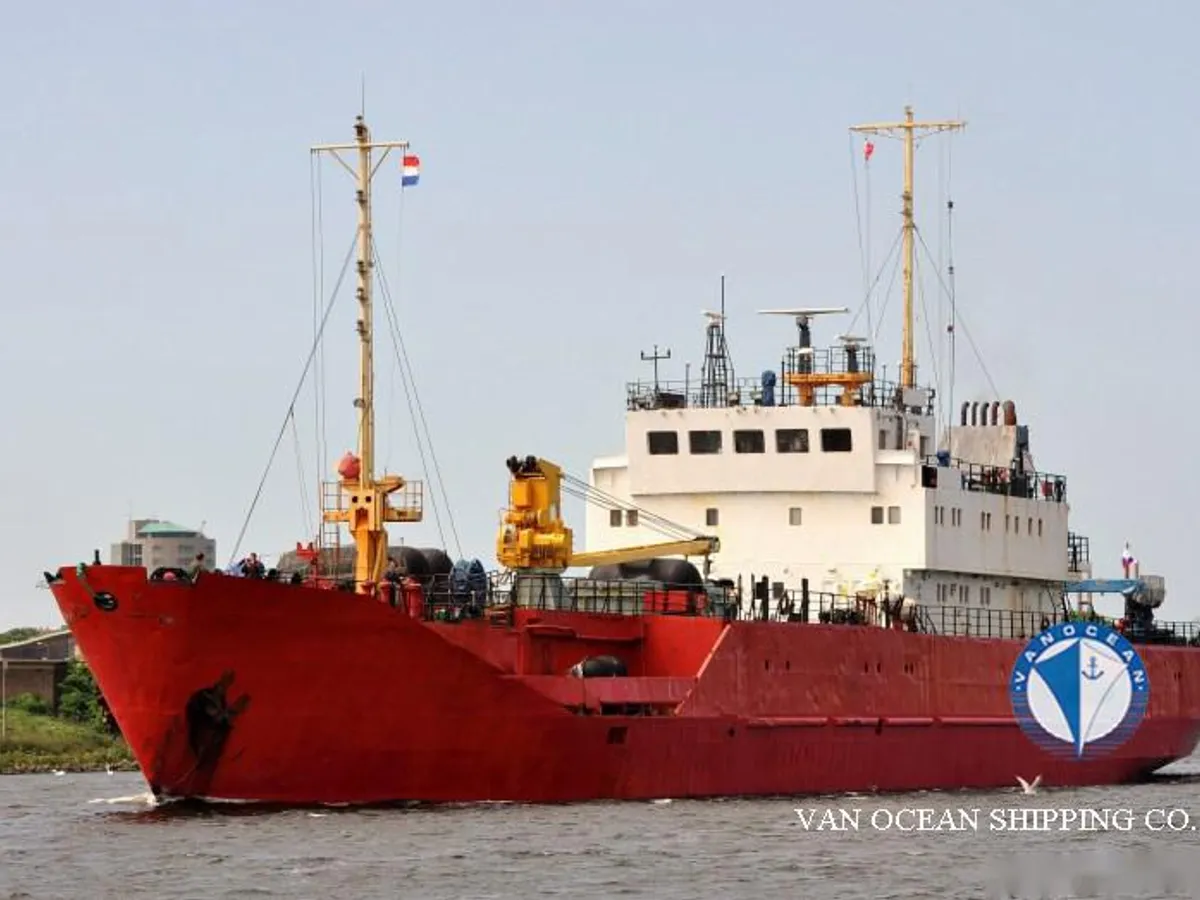 Navio frigorífico à venda