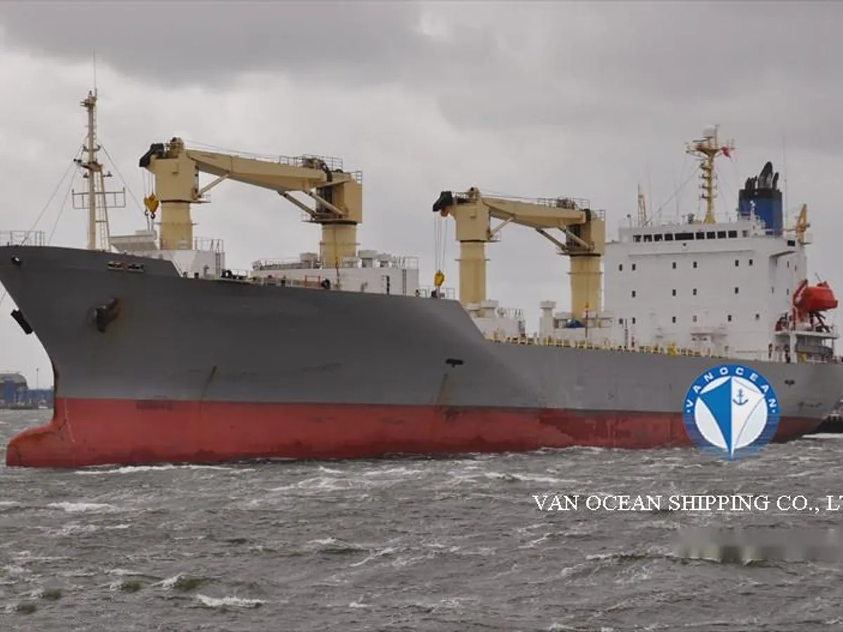 Navio frigorífico à venda