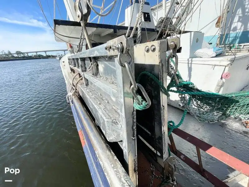 Navio de pesca de arrasto à venda