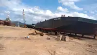 Barcaça à venda