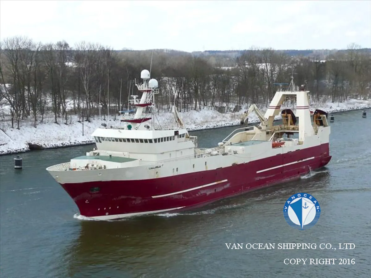 Navio de pesca de arrasto à venda