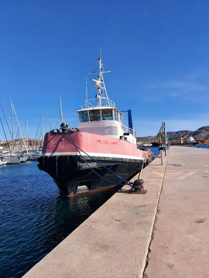 Rebocador à venda