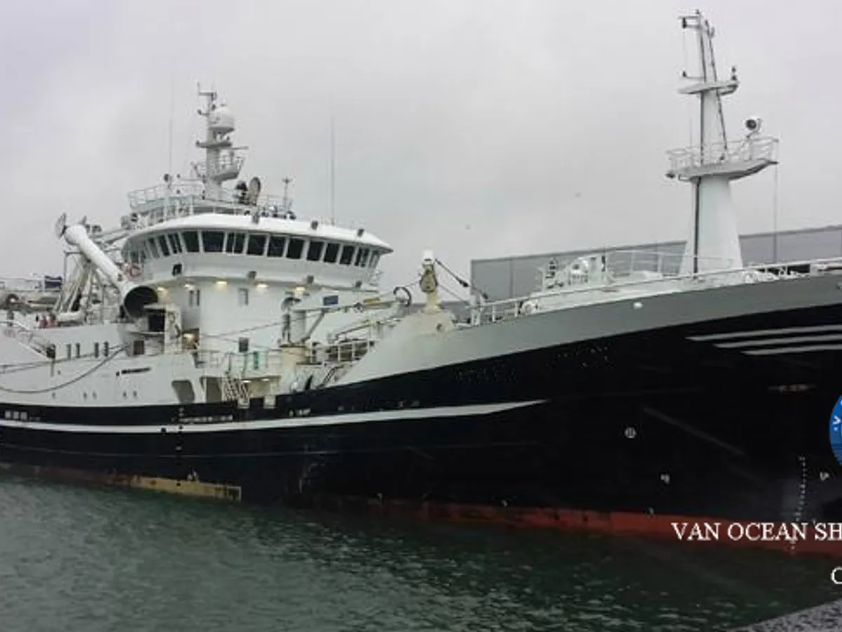 Navio de pesca de arrasto à venda