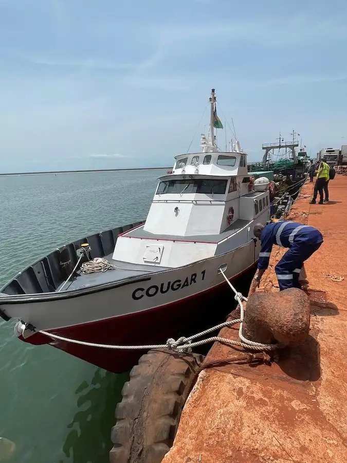 Navio porta-contêineres à venda
