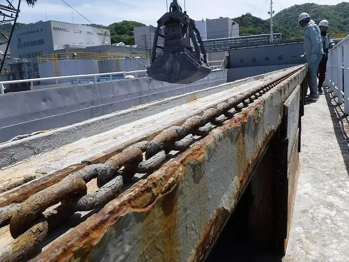 Navio graneleiro à venda