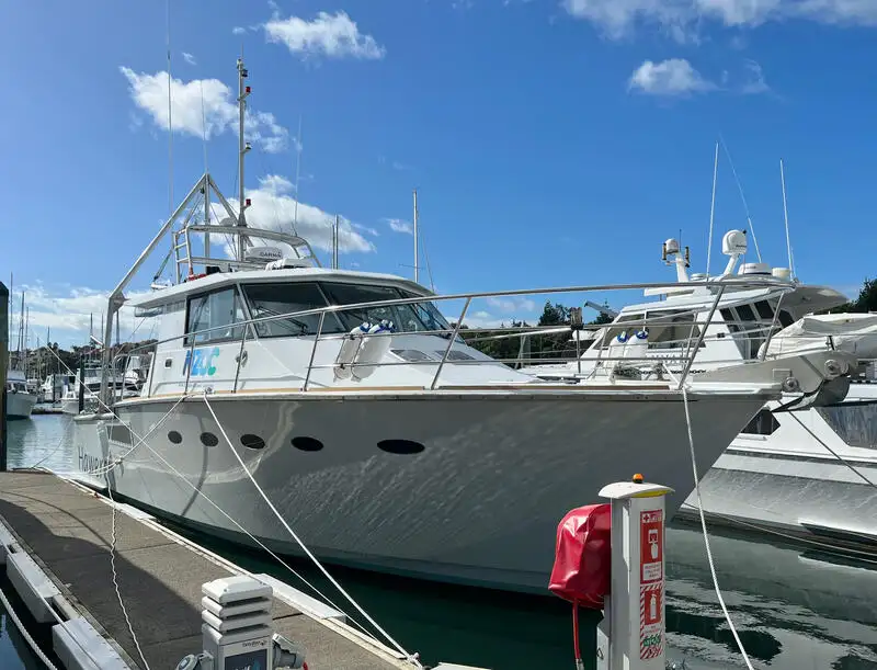 Navio de pesquisa à venda