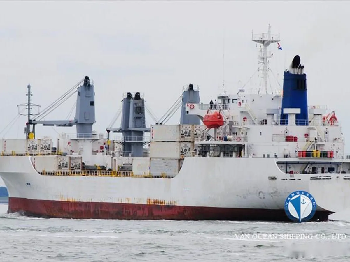 Navio frigorífico à venda