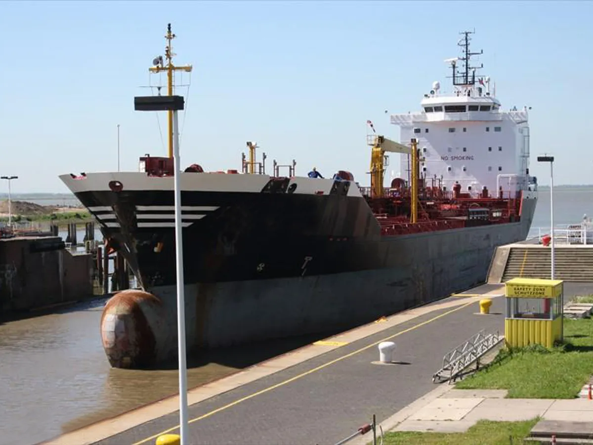 Navio-tanque de óleo/produtos químicos à venda