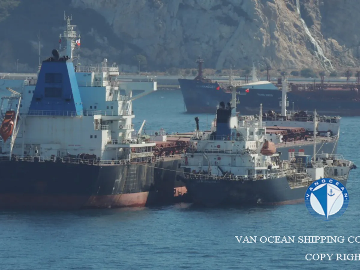 Navio-tanque de óleo/produtos químicos à venda