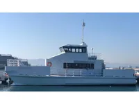 Barco de tripulação à venda