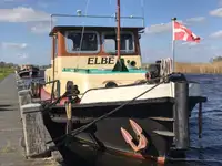 Rebocador à venda
